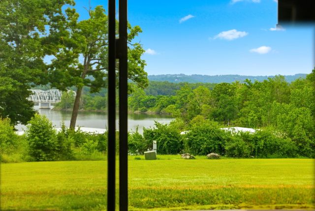 1201 Paradise Landing Road, Kimberling City, MO 65686