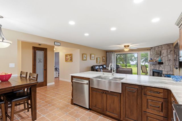 1201 Paradise Landing Road, Kimberling City, MO 65686