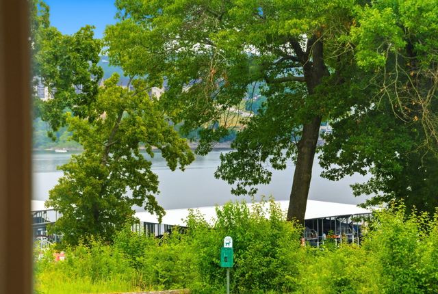 1201 Paradise Landing Road, Kimberling City, MO 65686