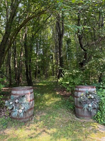 869 S Main Street 869, Bellingham, MA 02019