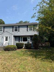 869 S Main Street 869, Bellingham, MA 02019