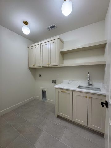 14 Dickenshire Drive, Bella Vista, AR 72714