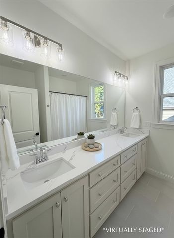 14 Dickenshire Drive, Bella Vista, AR 72714