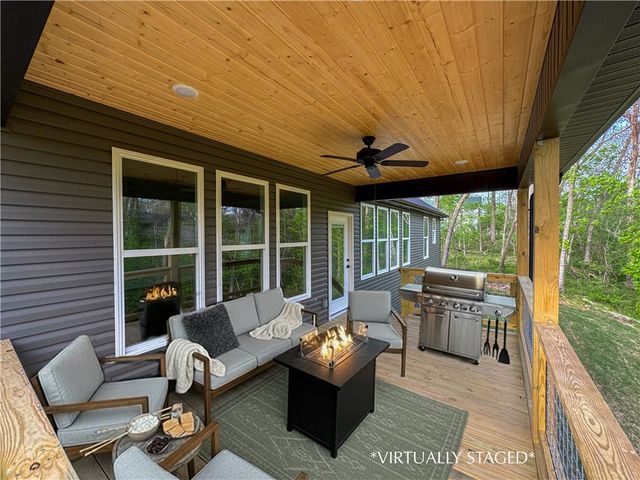 14 Dickenshire Drive, Bella Vista, AR 72714