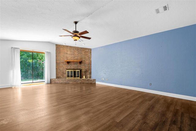 2807 NE Scottsdale Cir, Lawton, OK 73507