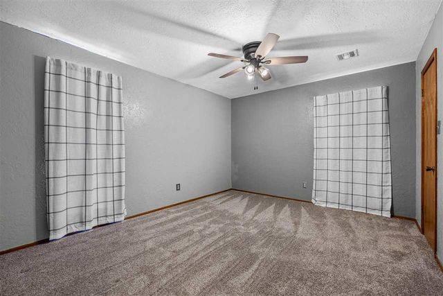 2807 NE Scottsdale Cir, Lawton, OK 73507