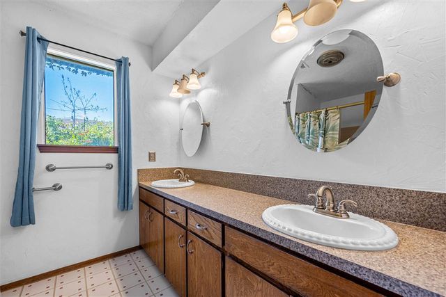 2807 NE Scottsdale Cir, Lawton, OK 73507