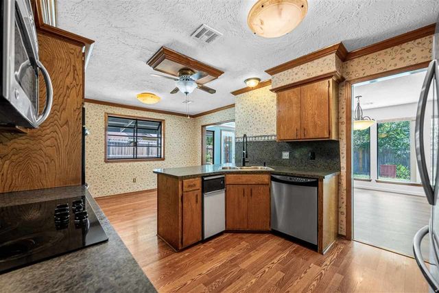 2807 NE Scottsdale Cir, Lawton, OK 73507