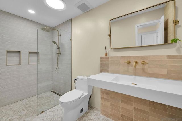 2911 Madison Ave, San Diego, CA 92116
