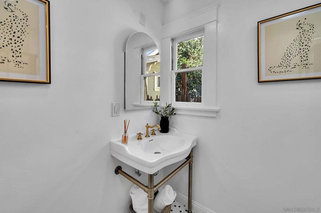 2911 Madison Ave, San Diego, CA 92116