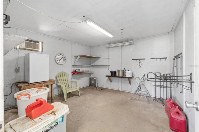 205 E HWY 318, Citra, FL 32113