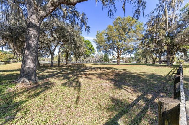 205 E HWY 318, Citra, FL 32113