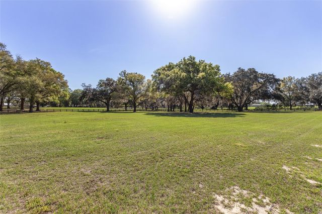 205 E HWY 318, Citra, FL 32113