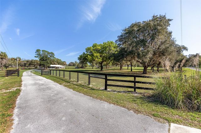 205 E HWY 318, Citra, FL 32113