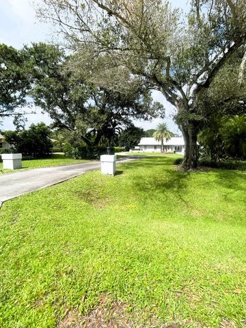 14183 Greentree Trl, Wellington, FL 33414