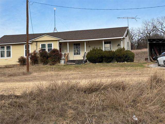 130 R And R Drive, Springtown, TX 76082