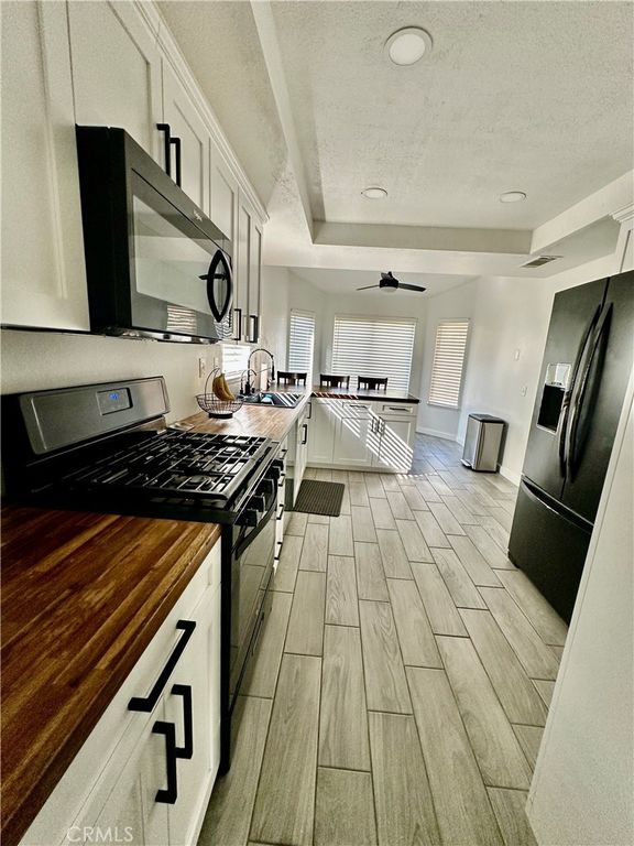 Image 10 of property listing at 1369 Reservoir, San Bernardino, CA 92407