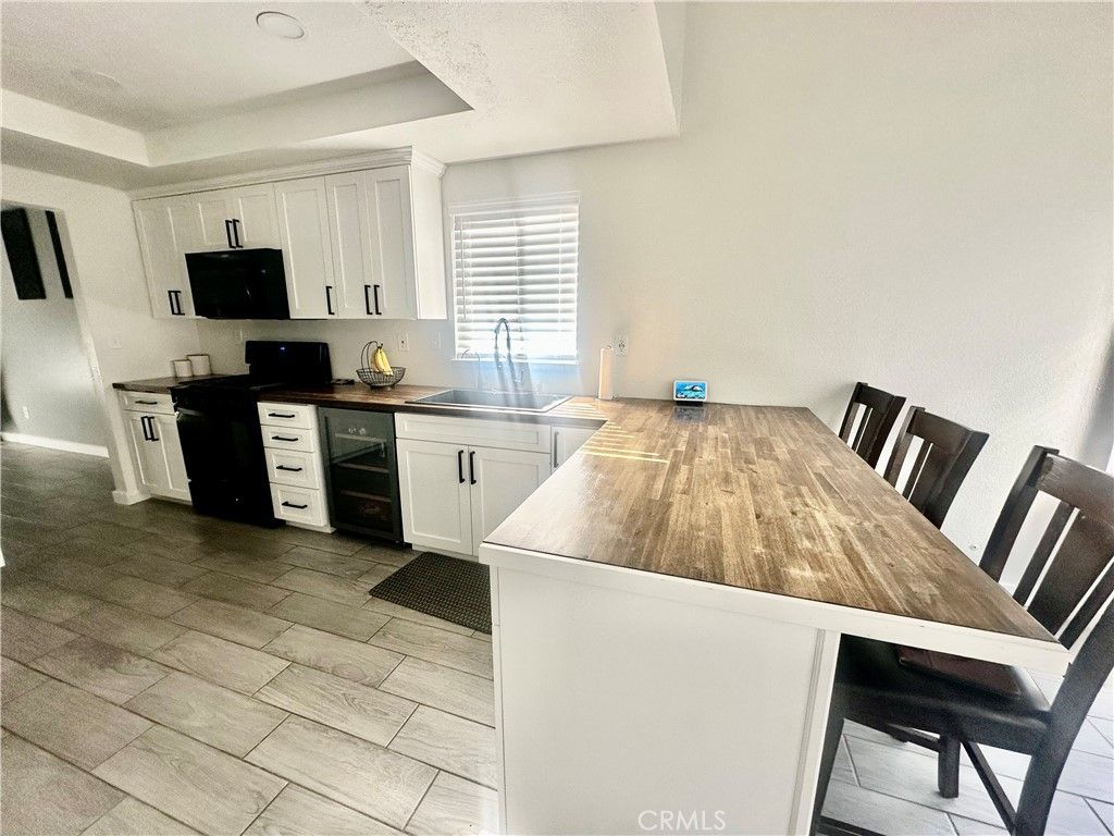 Image 11 of property listing at 1369 Reservoir, San Bernardino, CA 92407