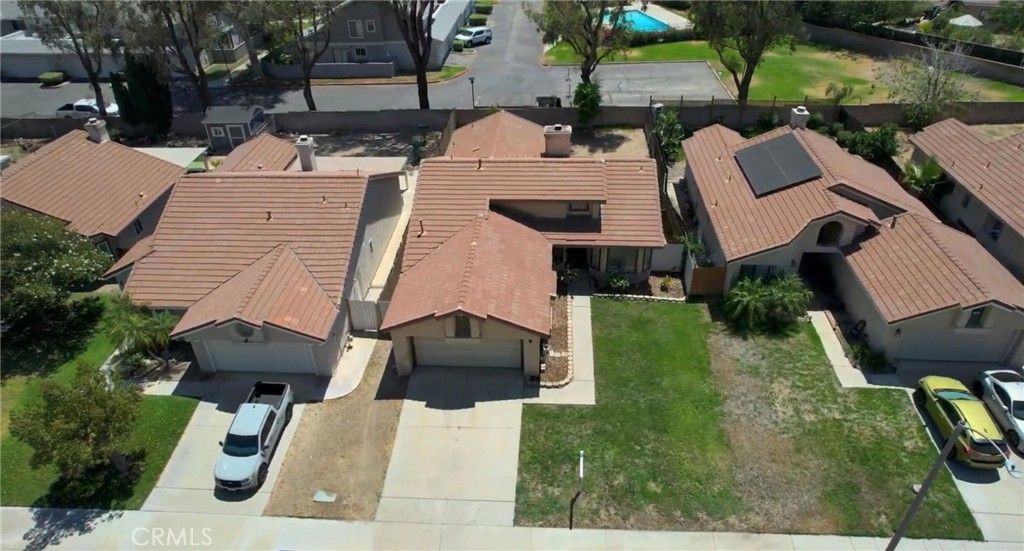 Image 4 of property listing at 1369 Reservoir, San Bernardino, CA 92407