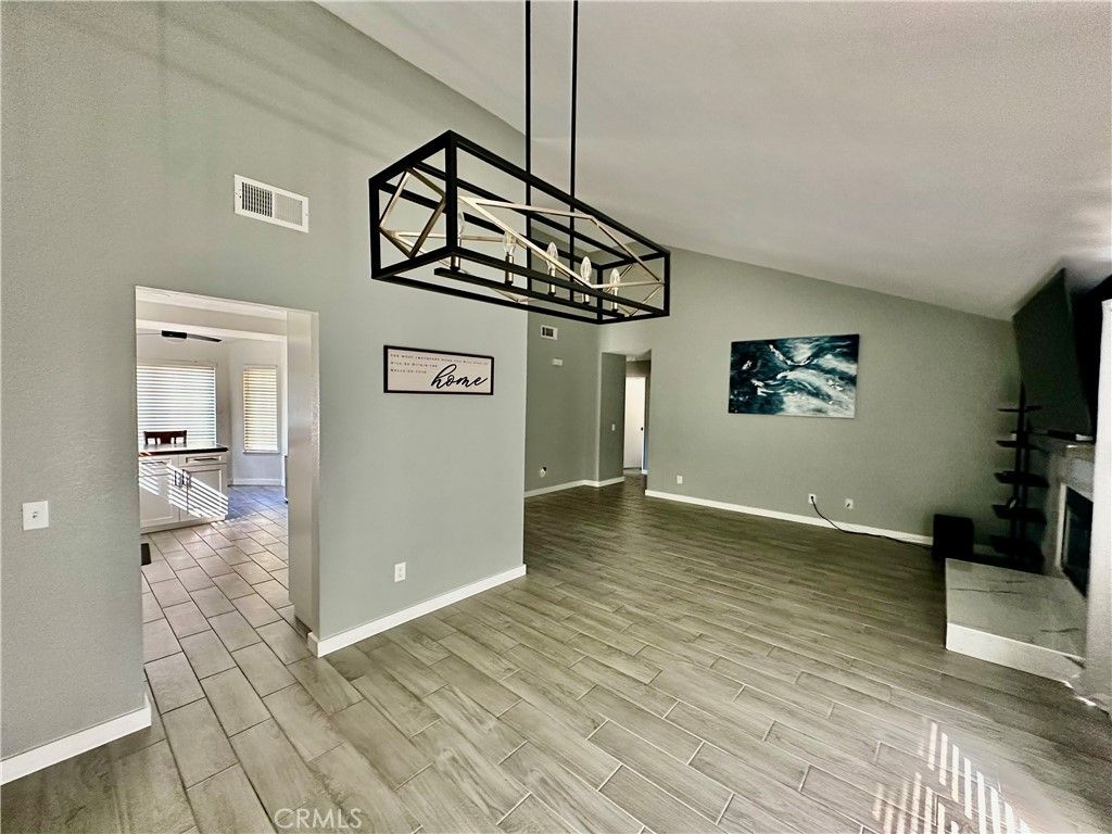 Image 5 of property listing at 1369 Reservoir, San Bernardino, CA 92407