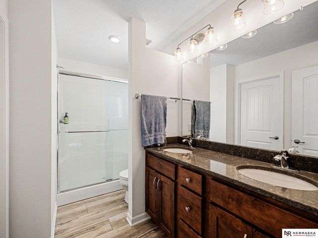 10901 Craig Street, Omaha, NE 68142