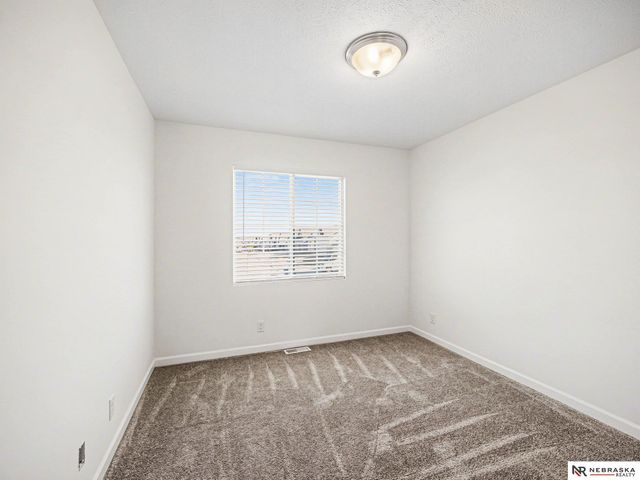 10901 Craig Street, Omaha, NE 68142