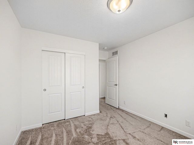 10901 Craig Street, Omaha, NE 68142