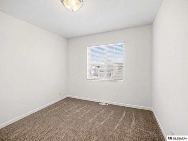 10901 Craig Street, Omaha, NE 68142