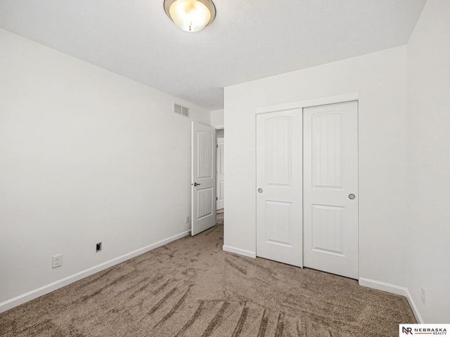 10901 Craig Street, Omaha, NE 68142