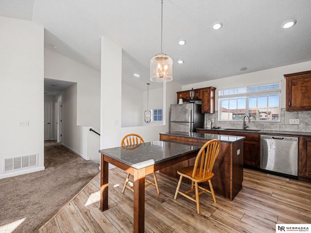 10901 Craig Street, Omaha, NE 68142