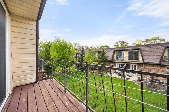 19 Cour Madeleine, Palos Hills, IL 60465