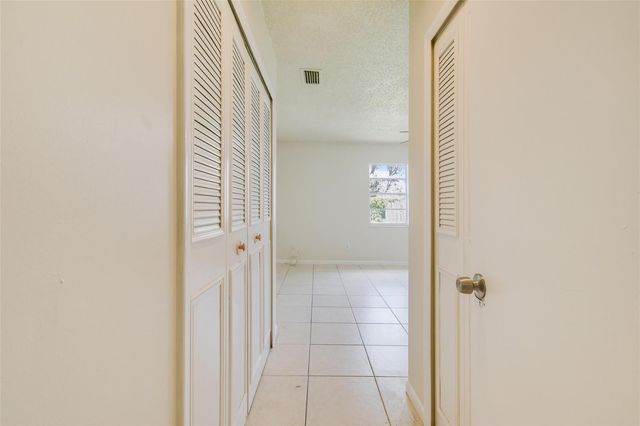 458 SE Galleon Lane, Port St. Lucie, FL 34983