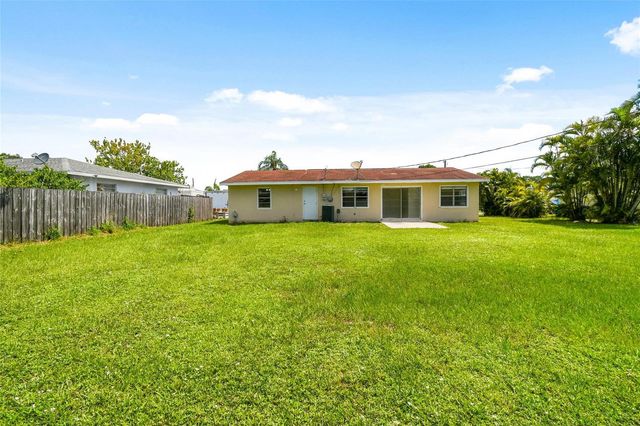 458 SE Galleon Lane, Port St. Lucie, FL 34983