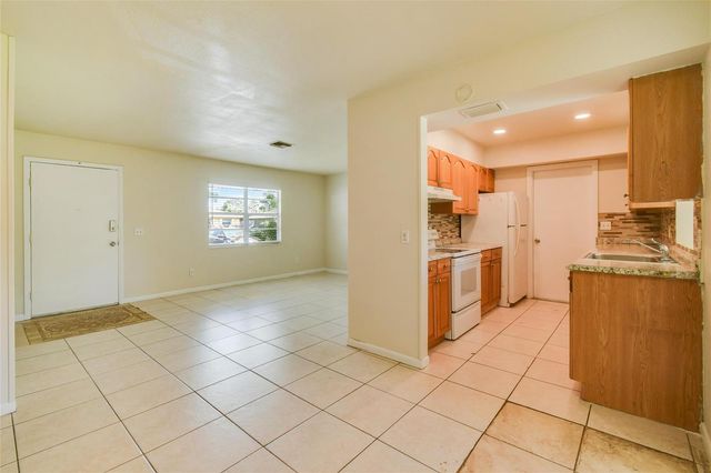 458 SE Galleon Lane, Port St. Lucie, FL 34983