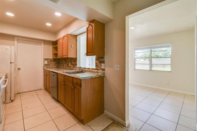 458 SE Galleon Lane, Port St. Lucie, FL 34983