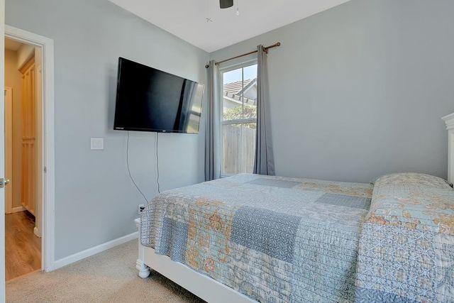 2204 Summerfield Ln, Olivehurst, CA 95961