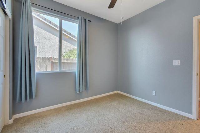 2204 Summerfield Ln, Olivehurst, CA 95961