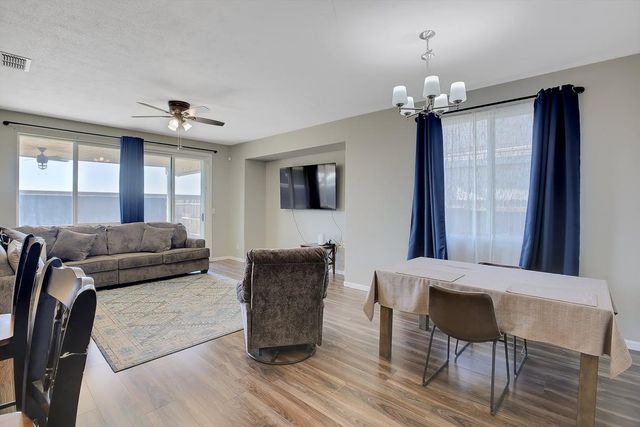 2204 Summerfield Ln, Olivehurst, CA 95961