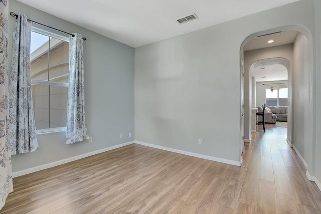 2204 Summerfield Ln, Olivehurst, CA 95961