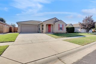 2204 Summerfield Ln, Olivehurst, CA 95961