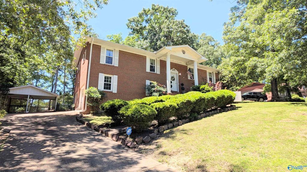 205 Jo Cyn Drive, Glencoe, AL 35905