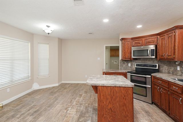 1040 Dream Catcher Drive, Wallisville, TX 77597