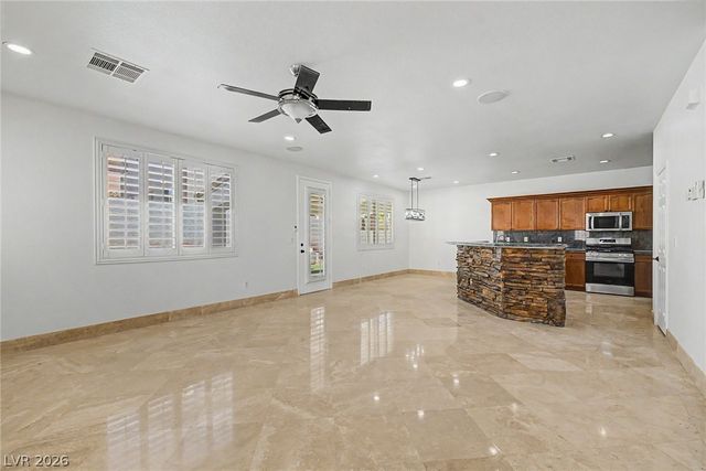 6772 Gold Yarrow Street, Las Vegas, NV 89148