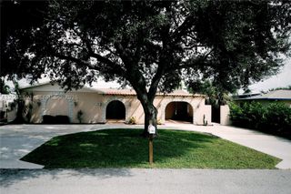 2359 N Wallen Dr, Palm Beach Gardens, FL 33410