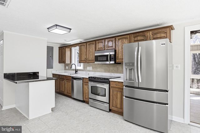 7012 STANLEY RD, King George, VA 22485