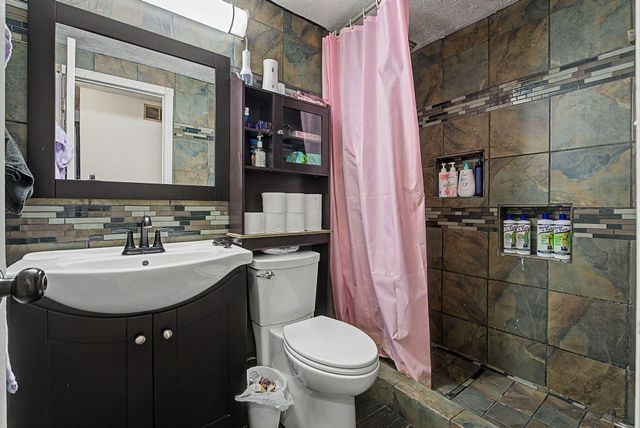 844 Sunset Drive 844 Sunset Drive, Englewood, OH 45322