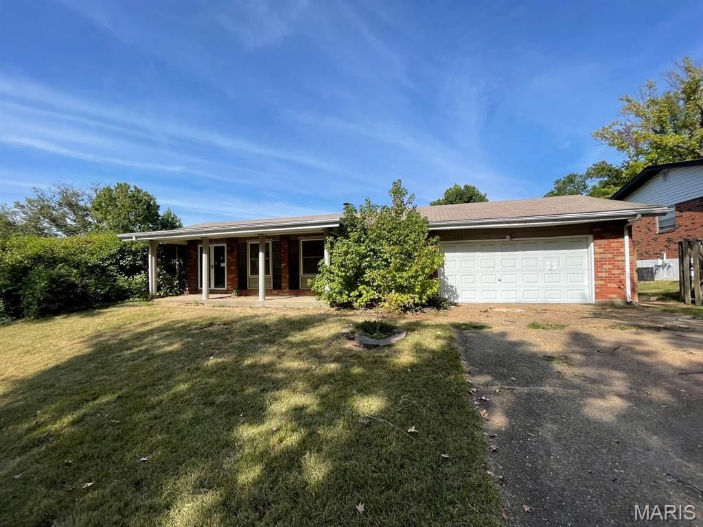 4461 Rhine Drive, Florissant, MO 63033