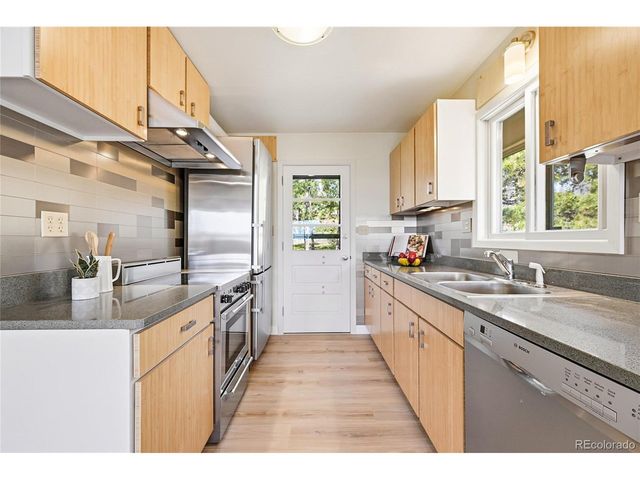 10568 Walters Cir, Morrison, CO 80465