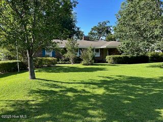 715 Circle Drive, Trent Woods, NC 28562