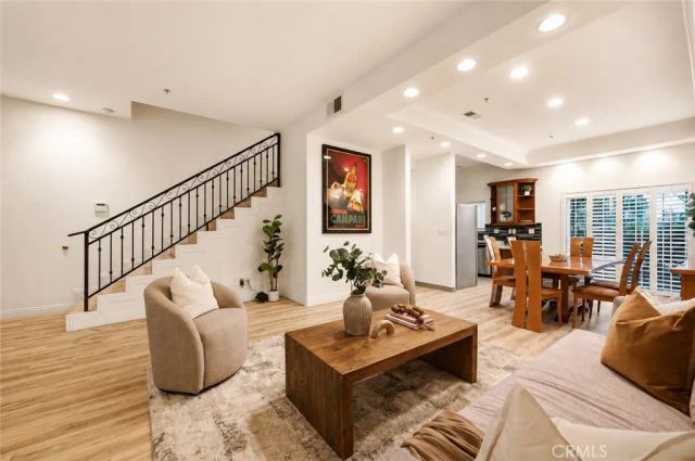 10833 Kling Street 4, North Hollywood, CA 91602
